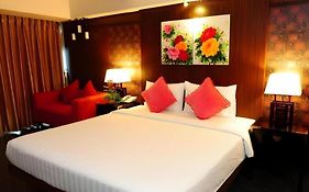 โรงแรมโบนิโต้ ชิโนส์